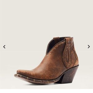 Ariat Women's Greeley Western Ankle Boot - Naturally Distressed Brown - Size 7